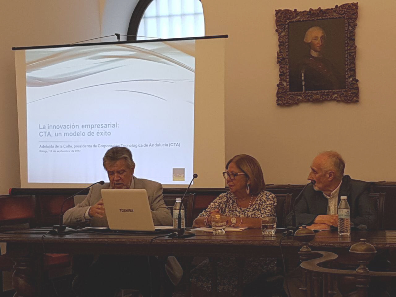 Adelaida de la Calle en el Círculo Económico de Amigos del País de Málaga