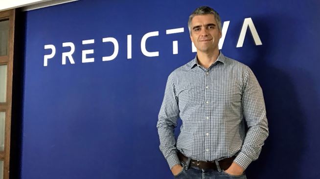 Pablo Enciso, CEO de Predictiva background predictiva