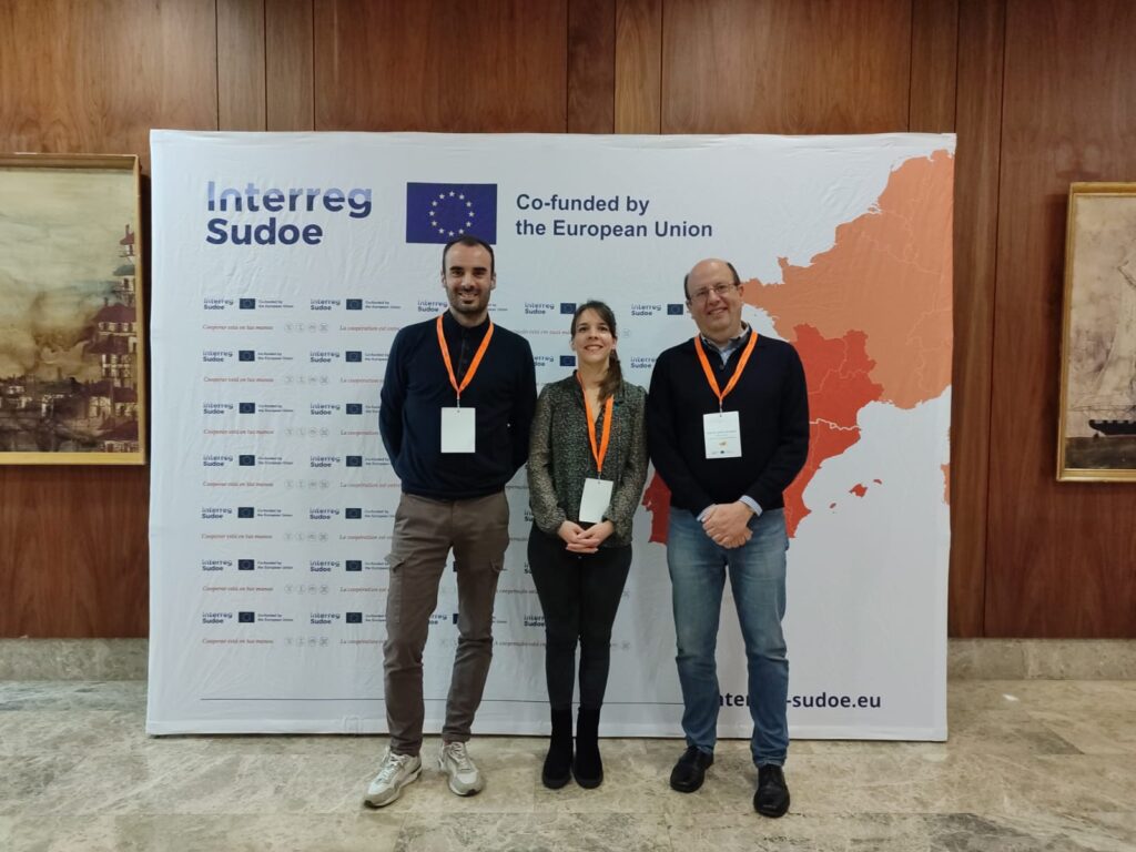 De izquierda a derecha: Manuel Silva (CTA), Marion Claustre (Université Toulouse III - Paul Sabatier), y Carlos García (CTA).