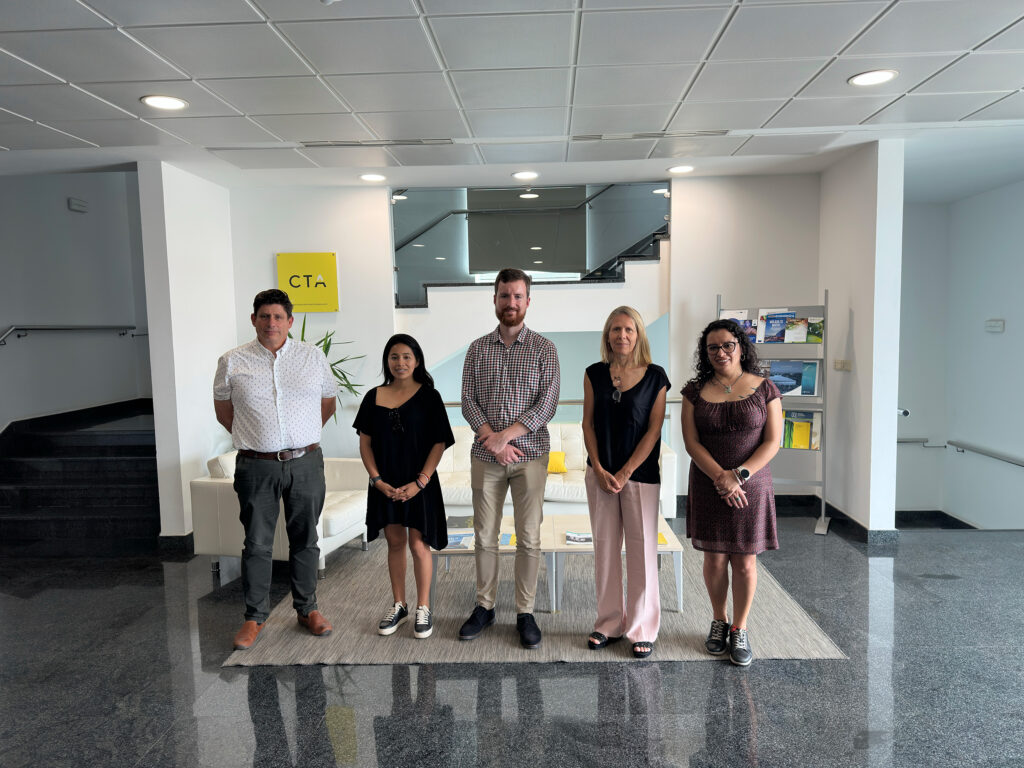 Visita delegación peruana a CTA